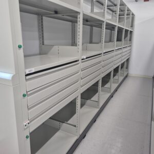 電腦設備及軟體